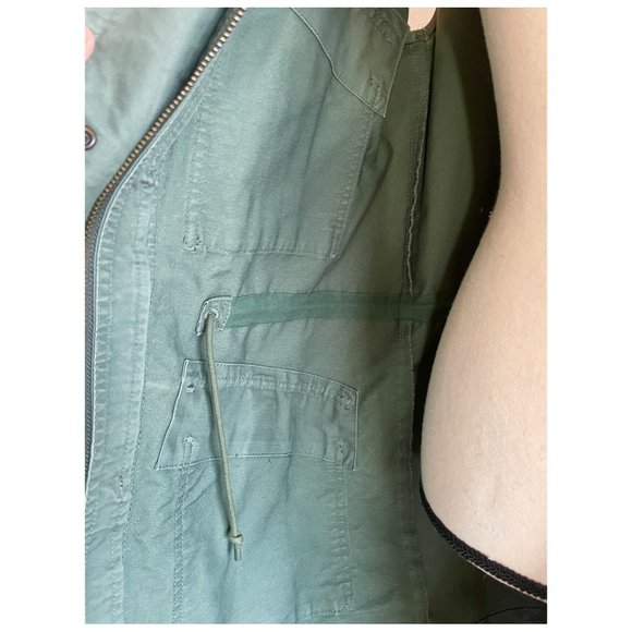 Abercrombie & Fitch Utility Vest - Picture 9 of 12